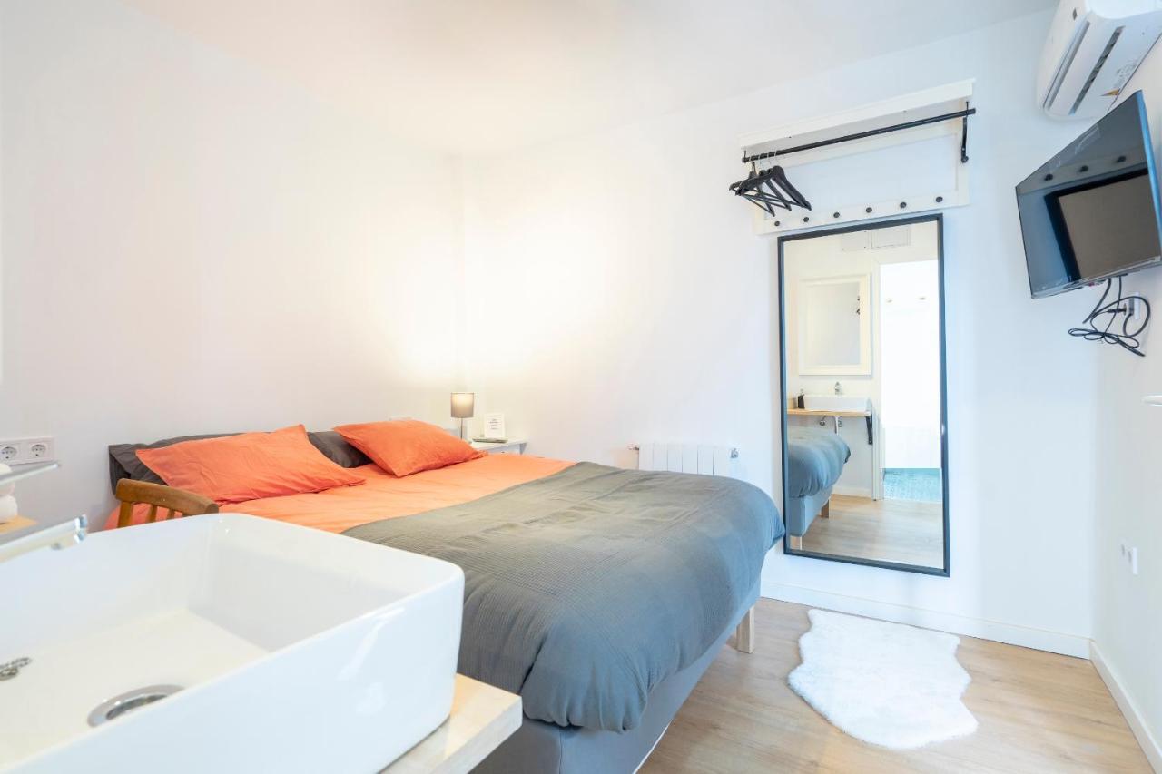 Independent Room Close To Ifema Y Aeropuertob Madryt Zewnętrze zdjęcie